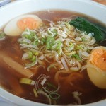 味の駅 沙瓏 - 特製さるなし醤油ラーメン。スープも独特で、メンマも地元特産のサルナシが隠し味。