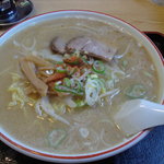 Shokujidokoro Ikuya - ミソラーメン大盛り750円