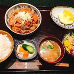 Uoken - もつ煮定食 756円