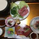 Echigoya Ryokan - 最初に並べてくれた豆乳鍋の方