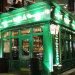 Irish Pub  GRA - アイルランドのパブそのままの外観です