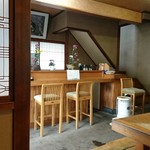 Koshiba - 店内 カウンター席と座敷席