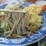 そば処 まるきや - 太い蕎麦です