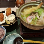 Shiroku jichu Apita Matsuto Ten - 鍋焼きうどん定食