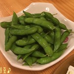 Tori Kizoku Machida Kitaguchi Ten - 歴史の会の後、町田で晩ご飯♪
                        先ずは生ビールで乾杯〜( ^ ^ )/□
                        おつまみにキャベツ盛(大/おかわり自由)や冷やしトマト、枝豆、赤じそ風味の大根さらだ、トリキの唐揚などどれもビールがすすむ☆彡