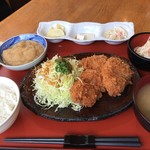 味処 みよし - おろしカツ定食。これ、絶品！
おろしは、別盛りにしてもらいました。
通常は、カツが見えないほど。。。。