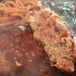 珈琲カンテラ - カットすると、肉汁がジュワーッ！！