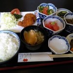 一心 - 人気のランチ限定日替わり定食です。