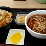 Tonkatsu Katsukichi Ueiso Ten - チキンカツ丼と蕎麦セット745円税込み。