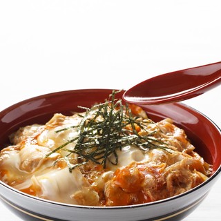 【名物】スプーンで食べるとろけるこだわり親子丼