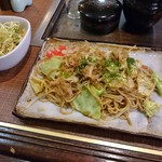 まほろば - Bランチ（焼きそば＋ミニサラダ＋ドリンク）700円