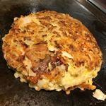 Okonomiyaki Yakisoba Fugetsu Ion Sapporo Motomachi Ten - デラックス（豚いかエビ）にチーズと餅トッピング