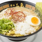 Hakata Sanki Noma Ten - 2種類の味噌をブレンドし焦がしてつくる本格派。『味噌味噌とんこつラーメン』麺は専用縮れ麺です。