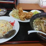 Kyuryu Kaku - ラーメン定食972円