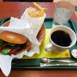 Mos Burger Kofu Ekimae Ten - ...「〇×△セット（900円）」、空いていて好き。。