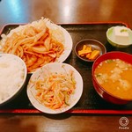 Izakaya Ryu - ★★★しょうが焼き 750円 ボリュームあるが肉が少なく玉ねぎだらけ