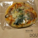 布目の里 - 買ったトマトソースのピザ