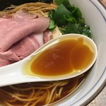 中華そば 四つ葉 - 華麗な鶏スープ