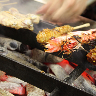 秘伝のタレ×こだわりの炭火焼きでお作りする旨い焼きとり