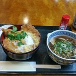 Tonki - ミニ丼セットのカツ丼とミニそば。