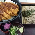 Tonkatsu Katsu Sho Ionmoruhigashinoten - ソースかつ丼、この存在感で普通盛り