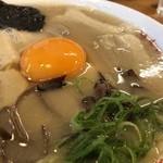 Saga Ramen Kuidoraku Omachi Shiten - 卵黄の感じ