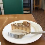 m cafe Little Salt - 追加で頂いたきな粉のケーキ