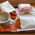 LOTTERIA Sereo Kofu Ten - ...「エビバーガー・オニオンフライ・カラアゲセット（870円）、THE 揚げ物。。