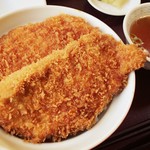 Chinese Shunrai - 小鹿野名物わらじかつ丼（当店は柔らくて美味しい豚フィレ肉二枚仕様です！！）