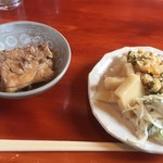 海鮮居酒屋 豊しん - 取り放題のおかず たけのこ、サラダ、炊き込みご飯、アラ煮