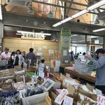 Michi no Eki Yachiyo Nousanbutsu Chokubaijo - 店内