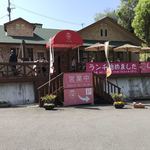 Ichigo no Mori Cafe - お店です
                      客が多いやろ〜