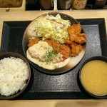 松乃家 - ホワイトソースロースかつと唐揚げ定食