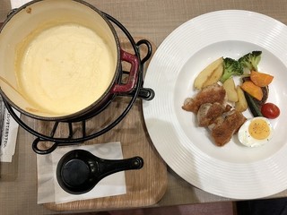 Bread Garden Ionmorushijonawateten - グリルチキンのチーズフォンデュ