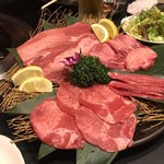 Honba Tokusen Omi Gyu Yakiniku Sukiyaki Ikemoto - 