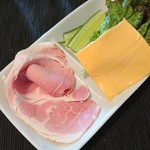 Kaiser Ham Shinjukuku Takashimaya Ten - 骨付きハムを含むサンドイッチの具@自宅