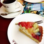 Italian Tomato Cafe Junior Fukui Seibu Ten - 映画コナンの宣伝チラシ、退けようと思ったらテーブルにくっ付いてる(*_*)