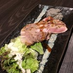 近江食堂 - 豚肉の炭火ロースト？柔らかくて美味しかったです 5人前