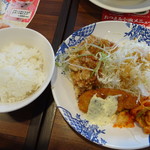 バーミヤン - 日替わりランチ(チキン竜田甘酢しょうゆ&白身魚フライ&キムチ)(599円)