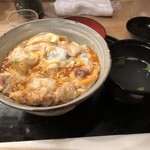 鳥つね自然洞 - 親子丼