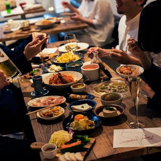 料理是創作酒館料理。誰都可以享受的“自由”酒館