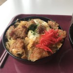 Kokusai Kyoyo Daigaku Cafe Teria - 親子丼！唐揚げを卵でとじてます^_^;