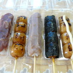 Wagashi no Yuzan - 左から、胡桃、みたらし、焼き栗、磯辺、みたらしチーズ