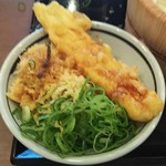 丸亀製麺 - いか天 ねぎ天かすのっけ天丼 に天丼用だしをかけました(2018.06.08)