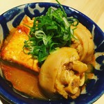 酒呑倶楽部  アタル - 名物 豚足煮込み豆腐