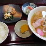 峰の上焼肉店 - ラーメン定食