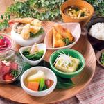 ブック&カフェ こ・らっしぇ - ※週末限定なないろプレート地元の食材を使用したメニュー