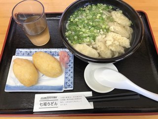 Shichifuku Udon - ごぼう天うどん＝４５０円
                        いなり＝２００円