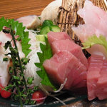 IZAKAYA SAKURA - お刺身三点盛　９９９円