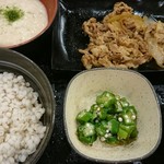 Yoshinoya Ichinanahichigosen Mino Ten - 麦とろ牛皿御膳 並 590円